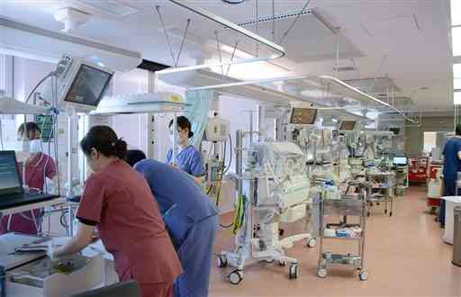 熊本大病院のＮＩＣＵ。熊本地震では熊本市民病院に入院していた赤ちゃんを受け入れた＝熊本市民病院