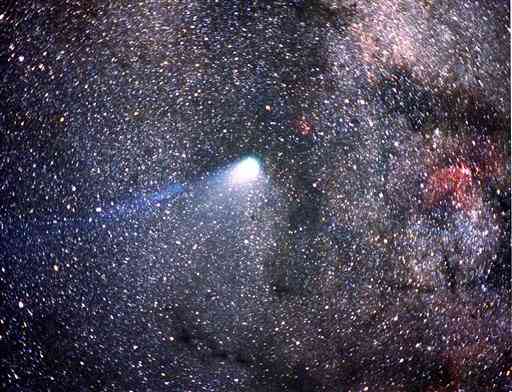 １９８６年に見えたハレー彗星（ＮＡＳＡ提供）