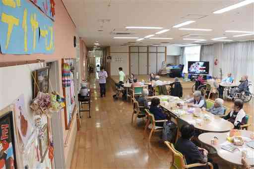 豪雨災害後、球磨村で唯一となったデイサービスセンター＝７日、球磨村一勝地の高齢者生活福祉センター「せせらぎ」