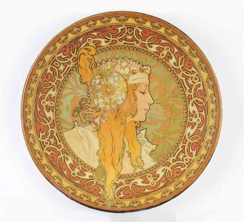 装飾皿「ビザンティン風の頭部：ブロンド」（1898年、チマル・コレクション）
