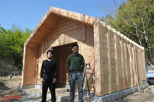 業者頼らずバンガロー再建 熊本豪雨で被災の南小国町のキャンプ場 熊本日日新聞社