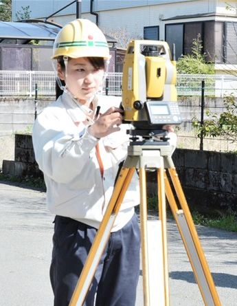 １９歳女性 土木技術で貢献を 熊本地震で被災 建設の道へ 熊本日日新聞社