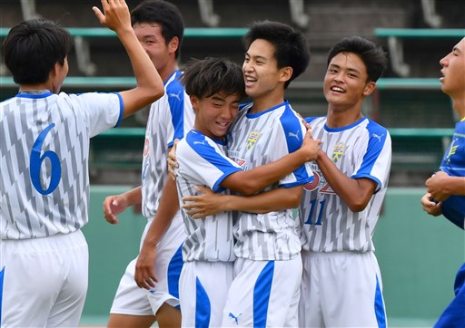 サッカー 男子大津と女子秀岳館が３連覇 熊本県高校総体 熊本日日新聞社