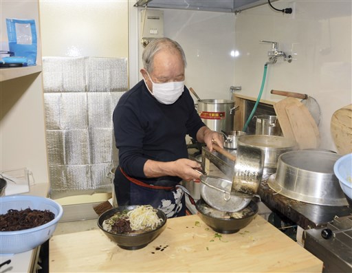 待望の黒ラーメン復活 人吉市の 好来 11日再開 熊本日日新聞社