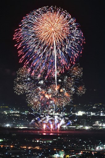 やつしろ花火大会 中止 豪雨被災で会場使用困難に 熊本日日新聞社