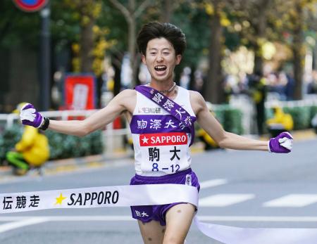 箱根駅伝 駒大１３年ぶり総合ｖ 最終１０区 残り２キロで逆転 共同通信 熊本日日新聞社