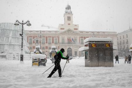 スペイン首都で記録的大雪 熊本日日新聞社