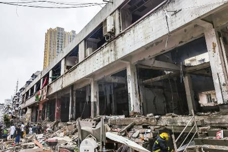 中国 ガス爆発の死者２５人 熊本日日新聞社