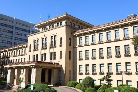 静岡県知事選 投票始まる 熊本日日新聞社