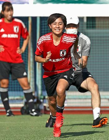 サッカー２２選手が全練習を消化 熊本日日新聞社