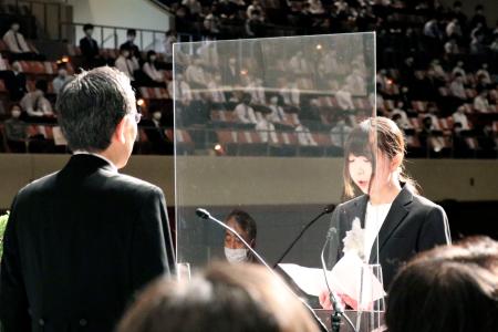 東北大 季節外れの入学式 熊本日日新聞社