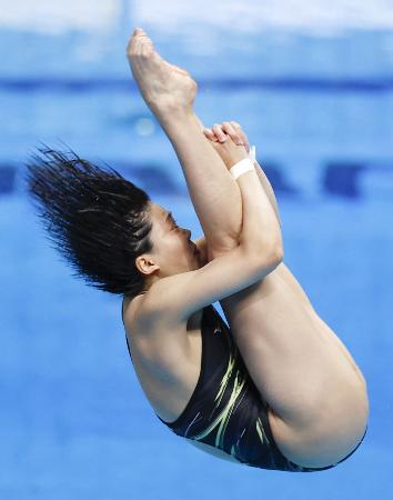 三上 榎本が決勝へ 世界水泳 女子板飛び込み 共同通信 熊本日日新聞社