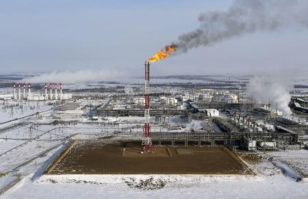 　ロシア・クラスノヤルスク北にある油田＝２０１５年３月（ロイター＝共同）