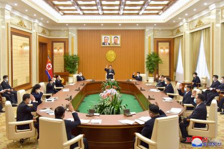 　２日、北朝鮮・平壌で開かれた最高人民会議常任委員会総会（朝鮮中央通信＝共同）