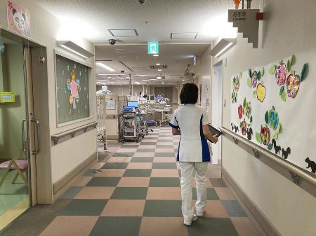 　大阪府内の病院の小児病棟（関係者提供）
