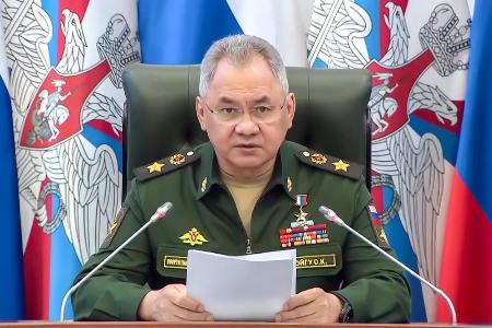 　８月、モスクワのロシア国防省で行われた会議で話すショイグ国防相（ロシア国防省提供・ＡＰ＝共同）