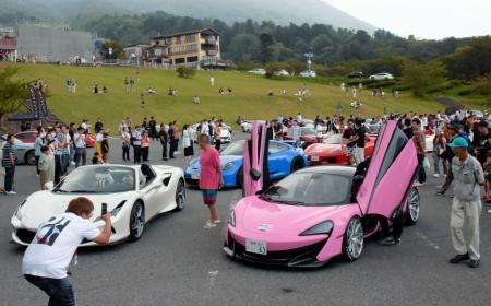 　鳥取県大山町で開催された「大山ドリームカーフェスタ」＝３０日午後