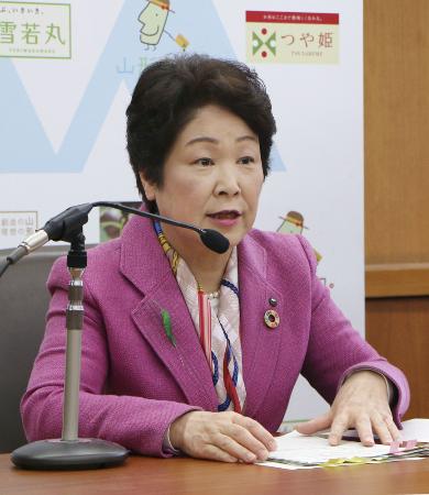 　山形県の吉村美栄子知事＝４月、山形県庁