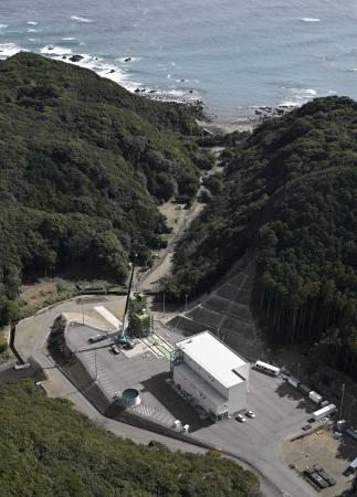 　日本初の民間ロケット発射場「スペースポート紀伊」＝２月、和歌山県串本町（共同通信社ヘリから）