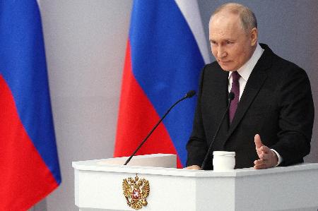 　モスクワで年次報告演説を行うロシアのプーチン大統領＝２月（ロイター＝共同）