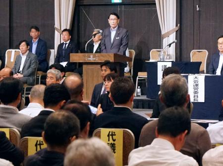 　自民党兵庫県連大会であいさつする渡海政調会長＝１４日午後、神戸市