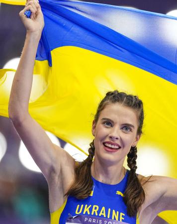 　女子走り高跳びで優勝したウクライナのマフチフ＝パリ郊外（共同）