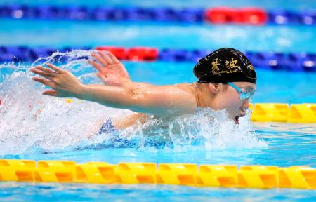 　女子１００メートルバタフライ決勝　優勝した平井瑞希＝東京アクアティクスセンター