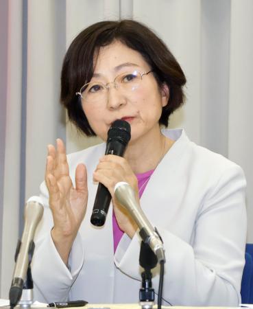 　記者会見で岐阜県知事選に向けた意気込みを語る和田玲子氏＝１６日午後、岐阜市