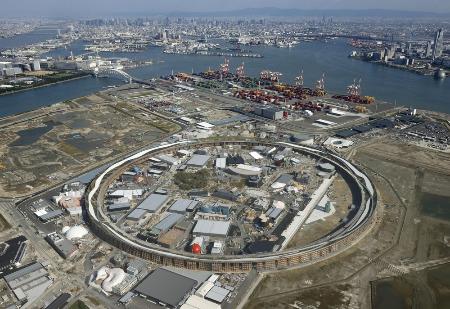 　２０２５年大阪・関西万博会場のシンボルとなる木造巨大屋根「リング」＝１１月、大阪市の夢洲