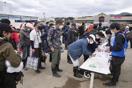 　石川県輪島市に集まった災害ボランティア＝１０月