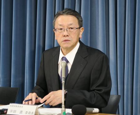 　取材に応じる政府地震調査委の平田直委員長＝１５日午後、文科省