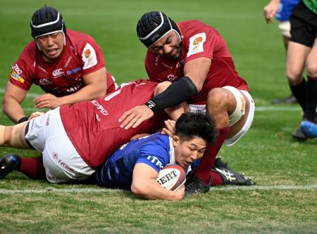 　静岡―ＢＬ東京　前半、トライを決める静岡・北村＝ヤマハスタジアム