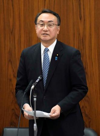 　参院政治倫理審査会で弁明する自民党の岡田直樹氏＝２０日午後