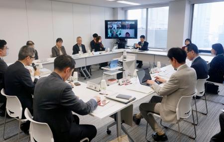 　こども家庭庁で開かれた専門家会議の初会合＝２０日午後