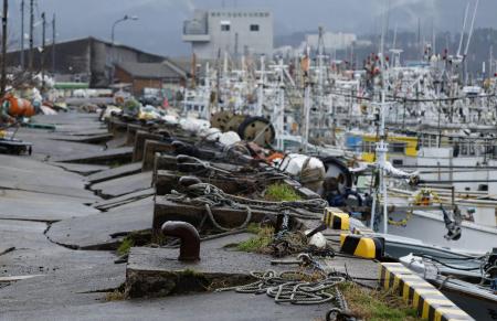 　能登半島地震で被害を受けた石川県輪島市の輪島港＝２０２４年１月