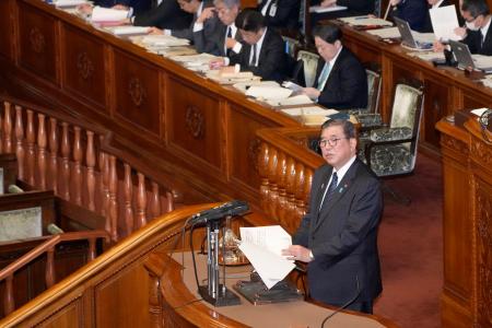 　参院本会議で答弁する石破首相＝２９日午前