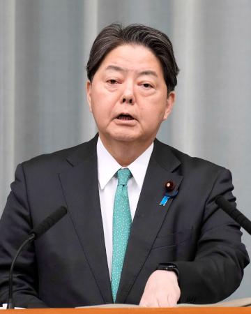 　記者会見する林官房長官＝３０日午前、首相官邸