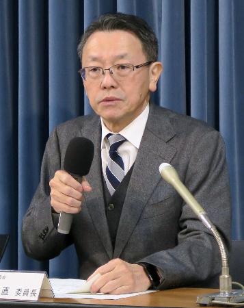 　記者会見する政府地震調査委の平田直委員長＝１２日午後、文科省