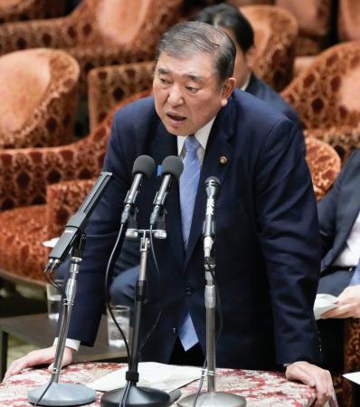 　衆院予算委で答弁する石破首相＝２１日午後