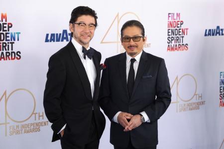 　米フィルム・インディペンデント・スピリット賞の授賞式に参加した真田広之さん（右）と浅野忠信さん＝２２日、カリフォルニア州サンタモニカ（ロイター＝共同）