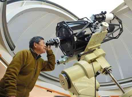 うぶやま天文台に新しく導入された口径４０センチの望遠鏡＝産山村