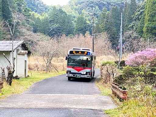 終点の木場から折り返してきた南国交通の路線バス