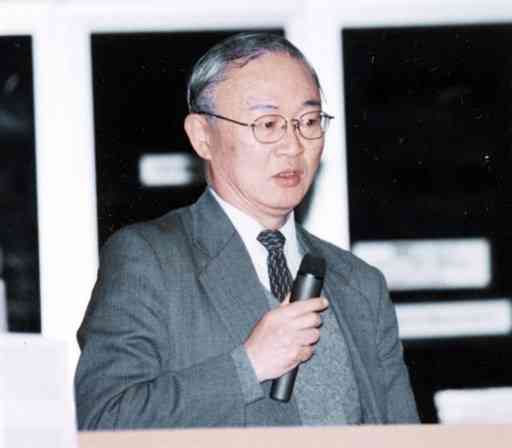筆者に大きな影響を与えた長尾龍一東京大名誉教授＝１９９０年代撮影