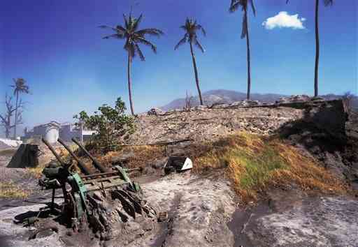 山本五十六が戦死直前に立ち寄ったというニューブリテン島ラバウルの海軍司令部跡。数年前の火山爆発で一帯は火山灰に埋もれていた