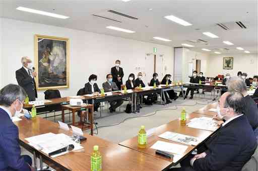 ６年ぶりに開催された熊本市安全安心まちづくり推進協議会＝同市中央区