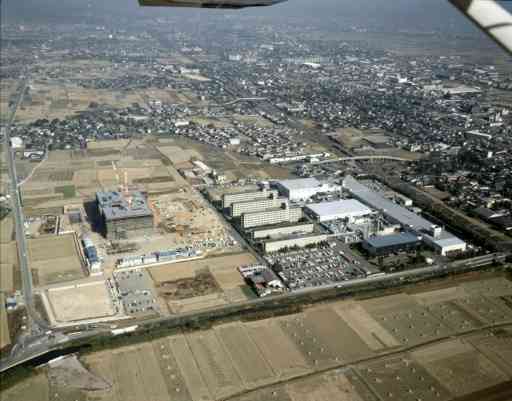 【川尻工場の風景】１９８０年代のＮＥＣ九州は新たな建屋建設も相次いだ＝８３年１１月