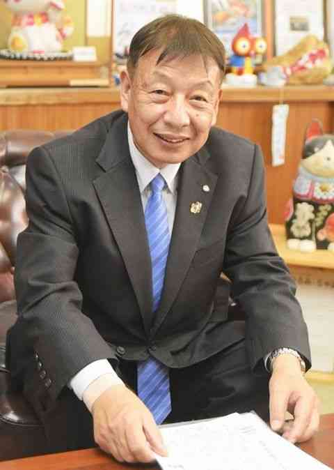 　◇なかいつ・ひろみつ　長洲町出身。熊本市職員を経て、2009年に長洲町長就任。4期目。