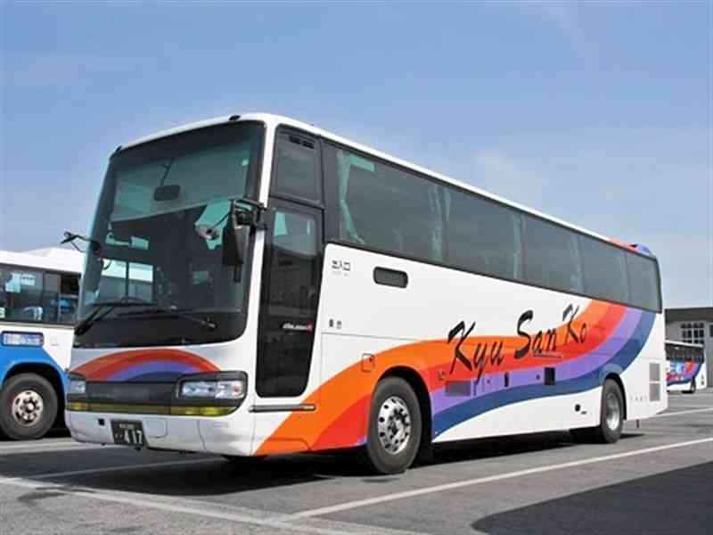九州産交ツーリズムが企画したバス営業所巡りツアーで使われる予定のバス（同社提供）