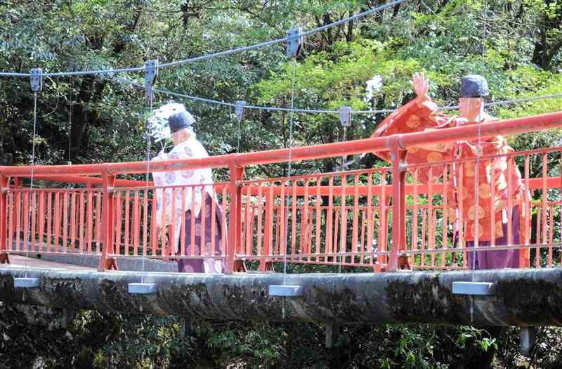 安全祈願の神事があった菊池渓谷の山開き＝菊池市