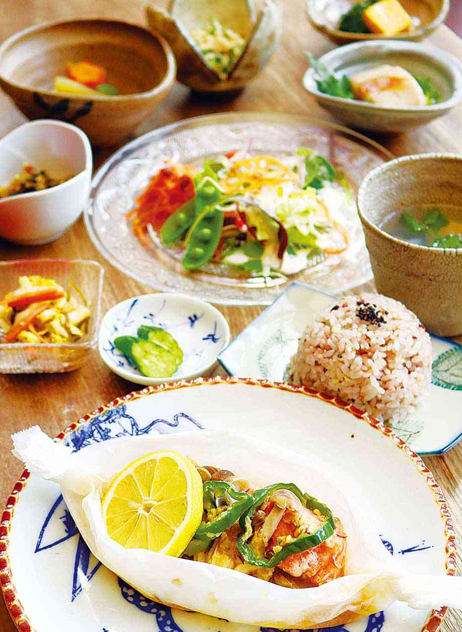 【グルマップ】レトロな雰囲気の中 体に優しい食事を堪能　「昭和カフェ 銀乃船」